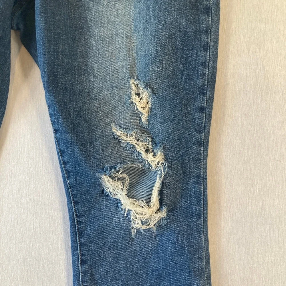 Judy Blue 14W Relaxed Fit Distressed Skinny Jeans Medium Wash Raw Hem 25